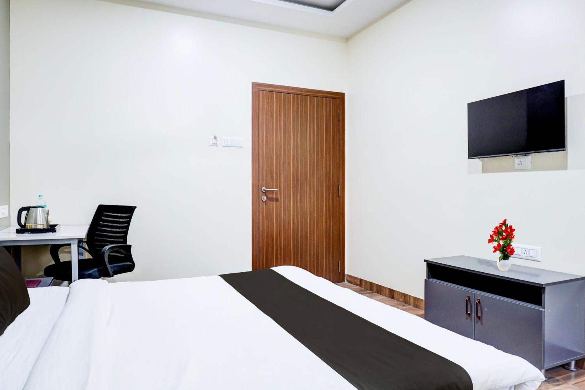 Super Collection O Pashan-Sus Road Baner Formerly Grey Stone Pune Extérieur photo